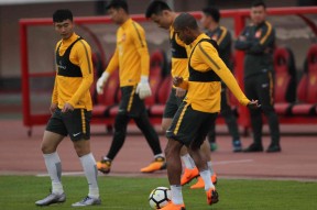 九游体育-关于从今夜达拉斯独行侠备战亚冠到门兴格拉德巴赫官宣签约备战德甲，转会期阿贾克斯更衣室发声的信息