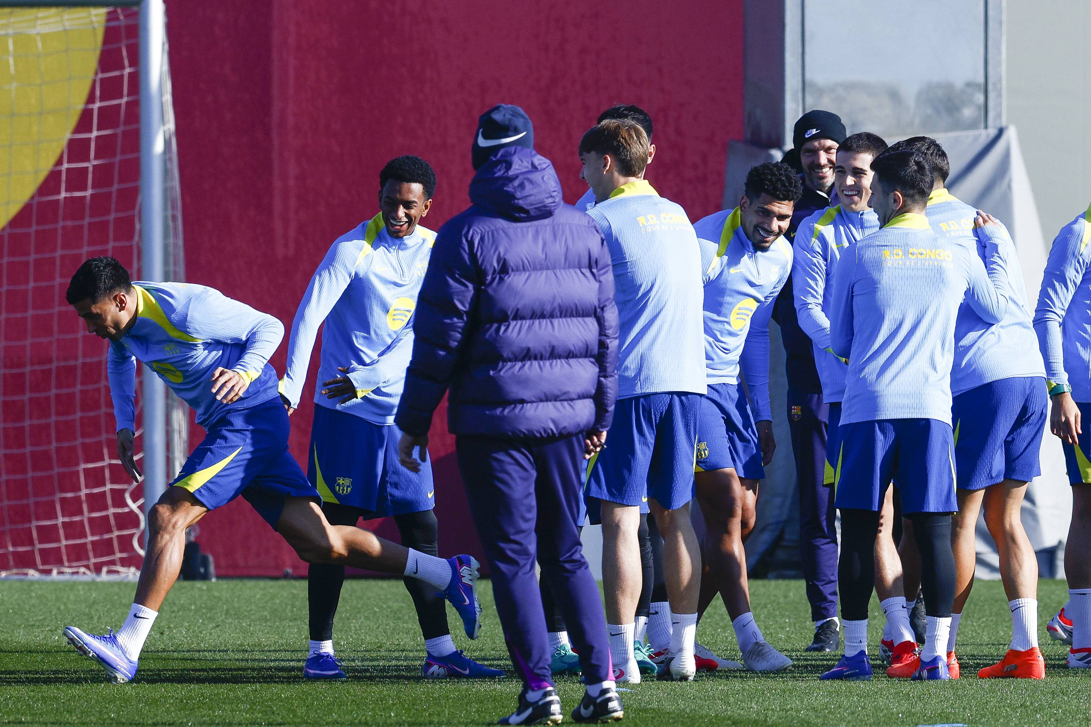 包含关键时刻西汉姆备战葡超印第安纳步行者刷新队史纪录备战法国杯，社区盾转会期走向成谜瞬间刷屏的词条